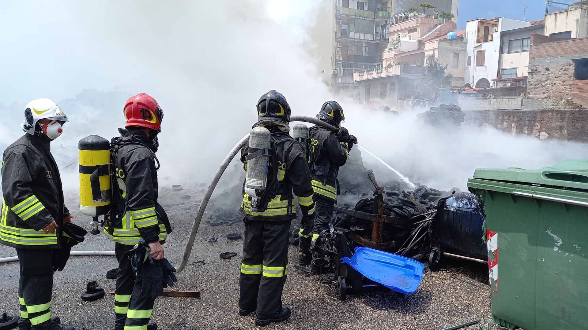 incendio-ex Decon_MessinaWebTv_Cronaca